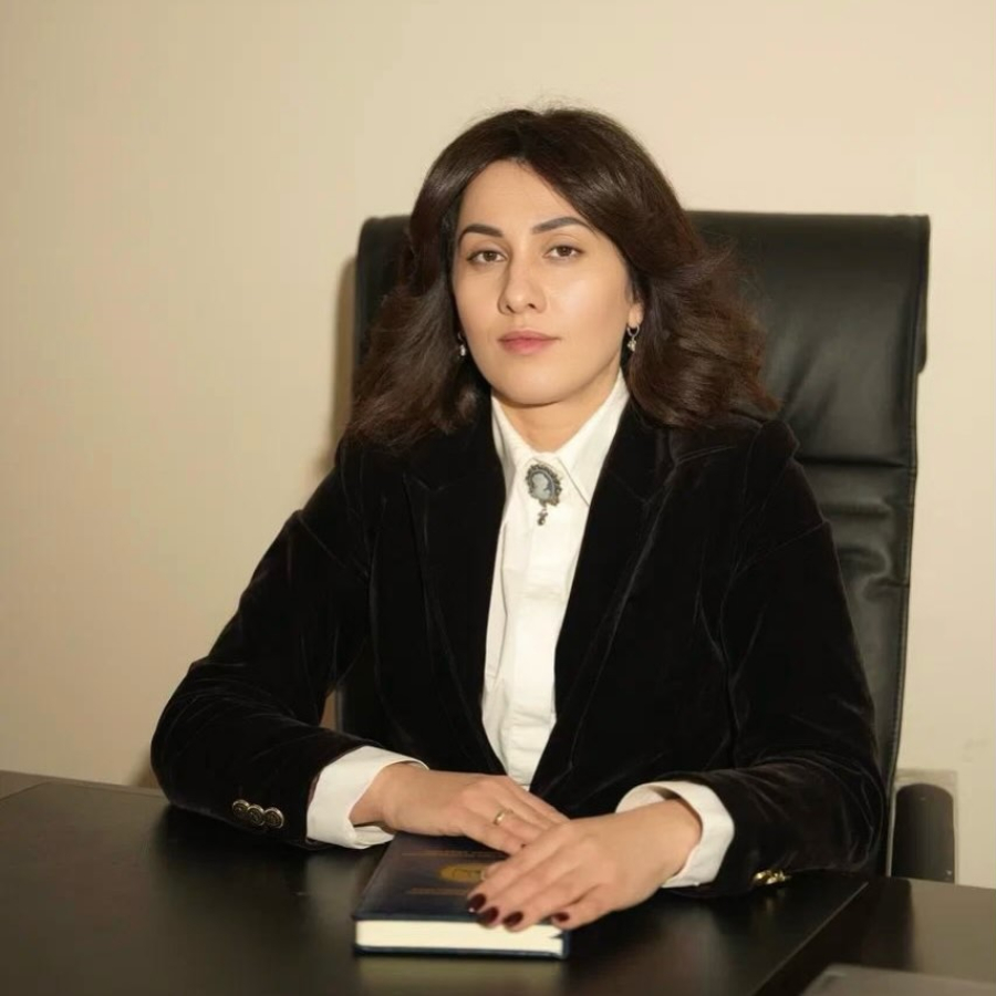 Хана Гунба поздравила выпускников