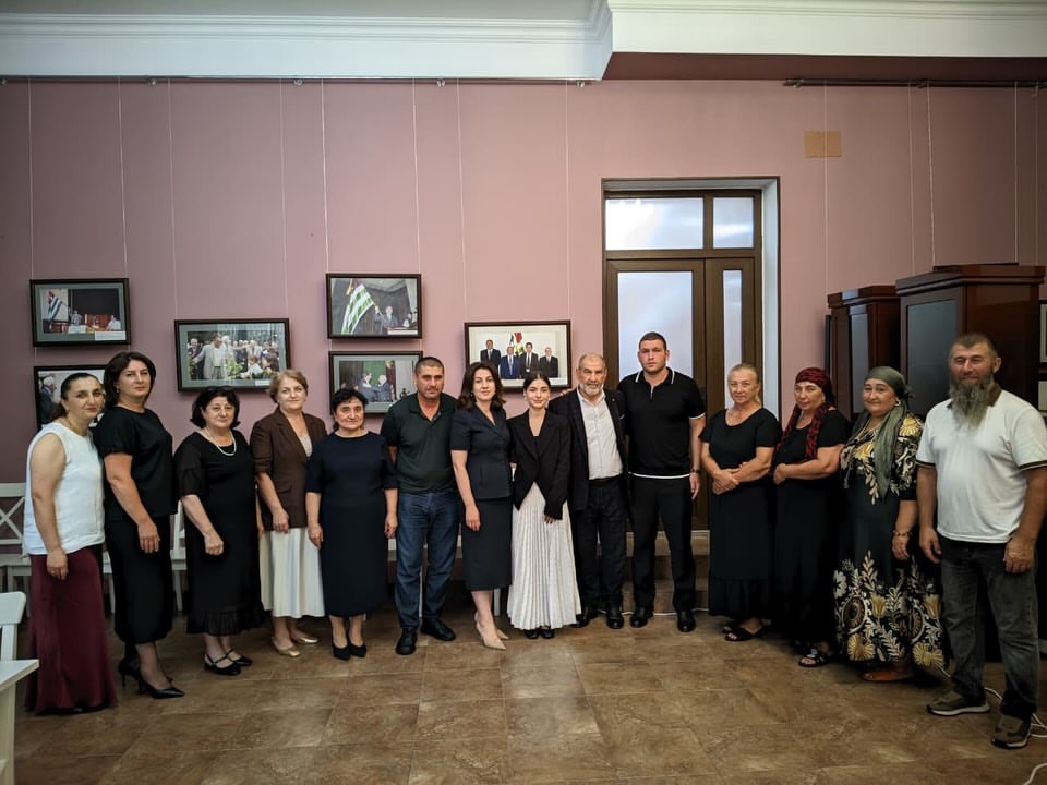 Встреча с организаторами и участниками проекта «Куначество» прошла в Сухуме