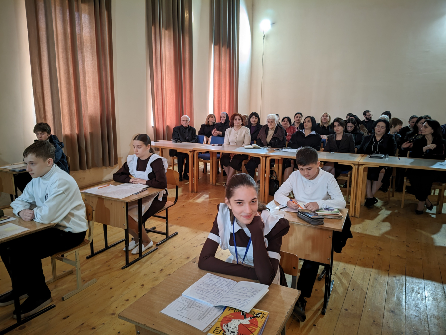 Министр просвещения Хана Гунба посетила мастер-класс по абхазскому языку в Галской школе №2